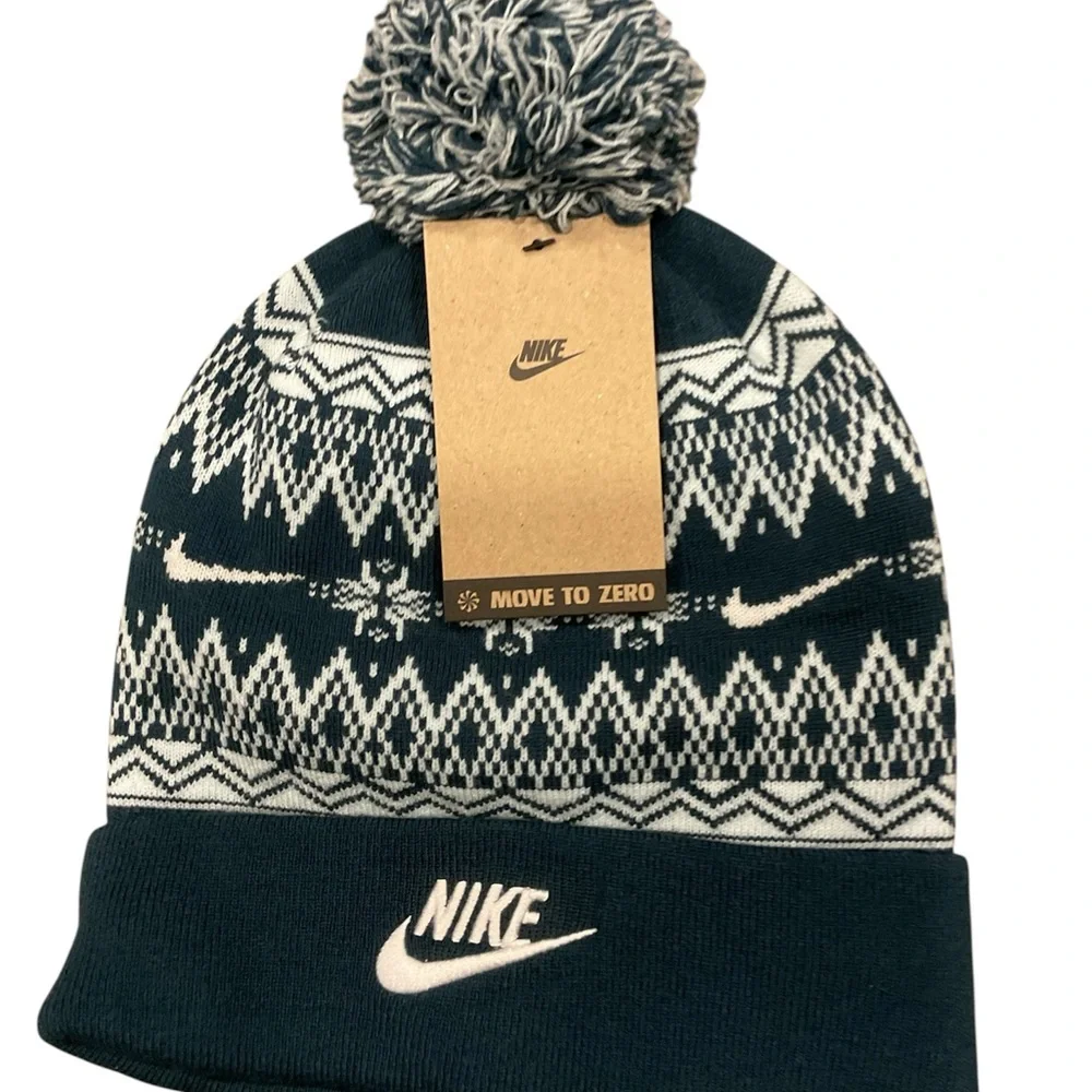 Nike Kids Move To Zero Fair Isle Beanie Pom Knit Hat Navy White CW5871-451